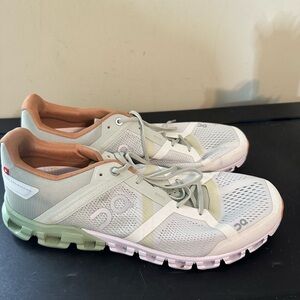 ON Cloud Cloudflow Running Sneaker Shoes Aloe/White Women's Size 10